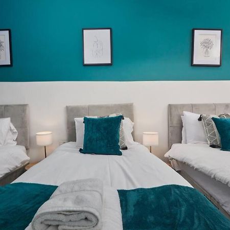 Large House Close To Leeds - Ideal For Groups 외부 사진