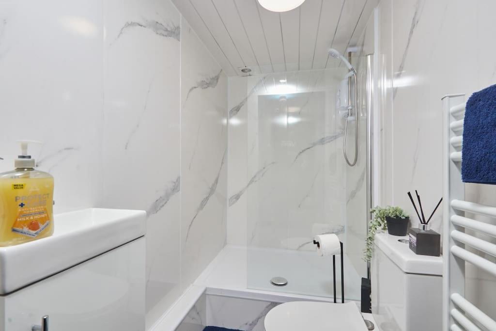 Large House Close To Leeds - Ideal For Groups 외부 사진