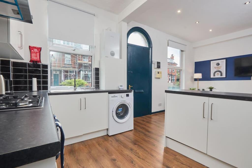 Large House Close To Leeds - Ideal For Groups 외부 사진