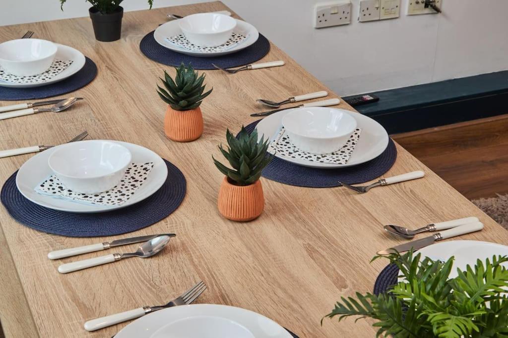Large House Close To Leeds - Ideal For Groups 외부 사진