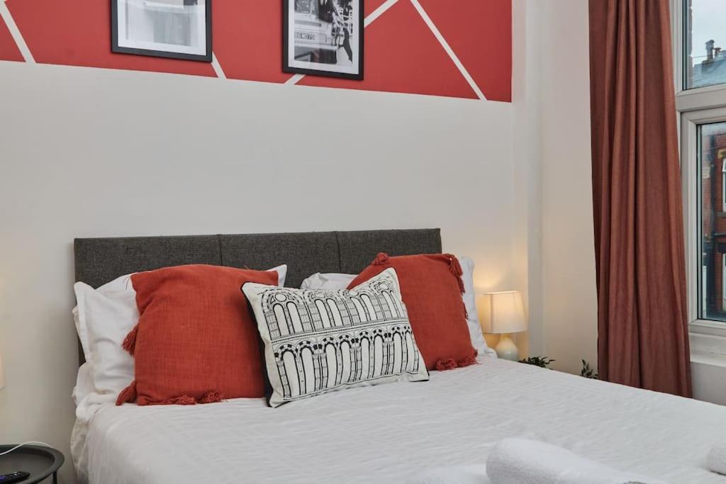 Large House Close To Leeds - Ideal For Groups 외부 사진